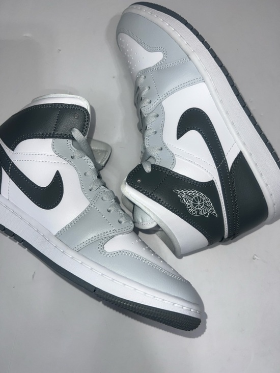 Jordan Shoes - Jordan Air 1 High Top White & Gray Women’s size 10
